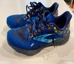 Brooks Launch shoes, blue shapes